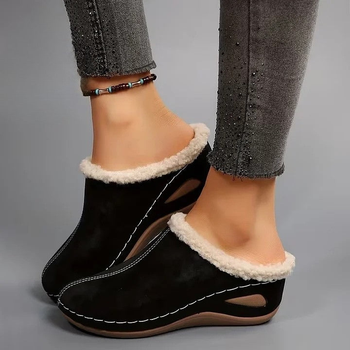 Lottie™ | Fleece-Lined Slip-On Sandals